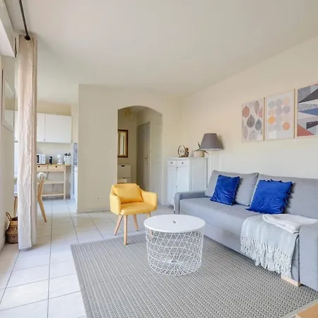 Aigle D'or Furnished Flat *