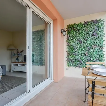 Aigle D'or Furnished Flat *